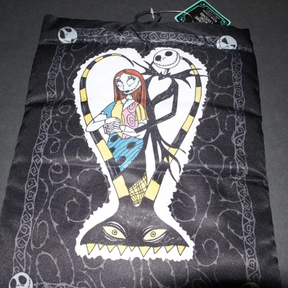 The Nightmare Before Christmas Book Cover - Picture 2 of 5